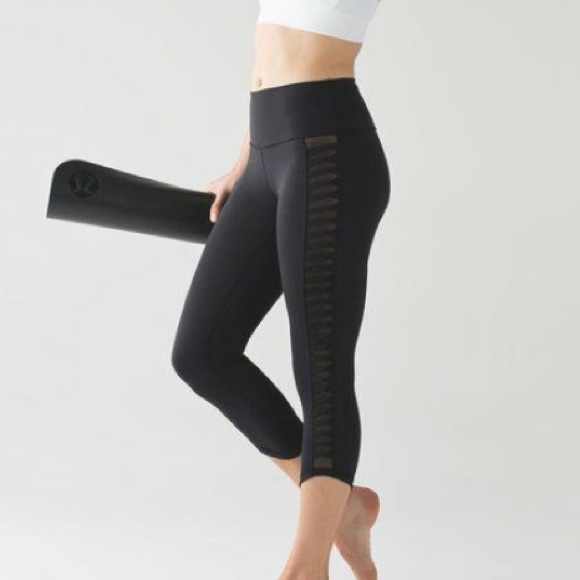 lululemon athletica Pants - Lululemon Cropped Leggings